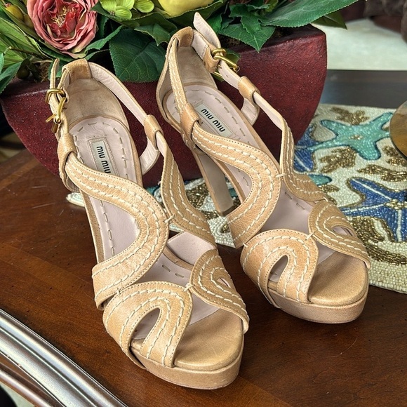 MIU MIU Leather Platform High Heels Neutral Tan Stitched Peep Toe Slingback - Picture 2 of 14